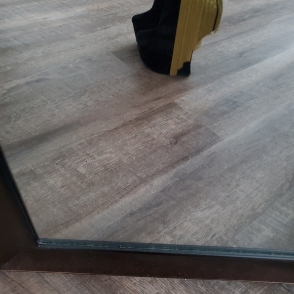 Shoes - Picture 6 of 6